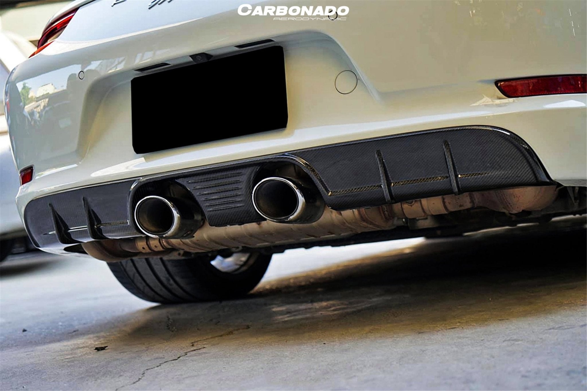 2016 - 2019 Porsche 911 991.2 Carrera/Targa/S/4S/GTS Style Middle Exhaust Rear Lip